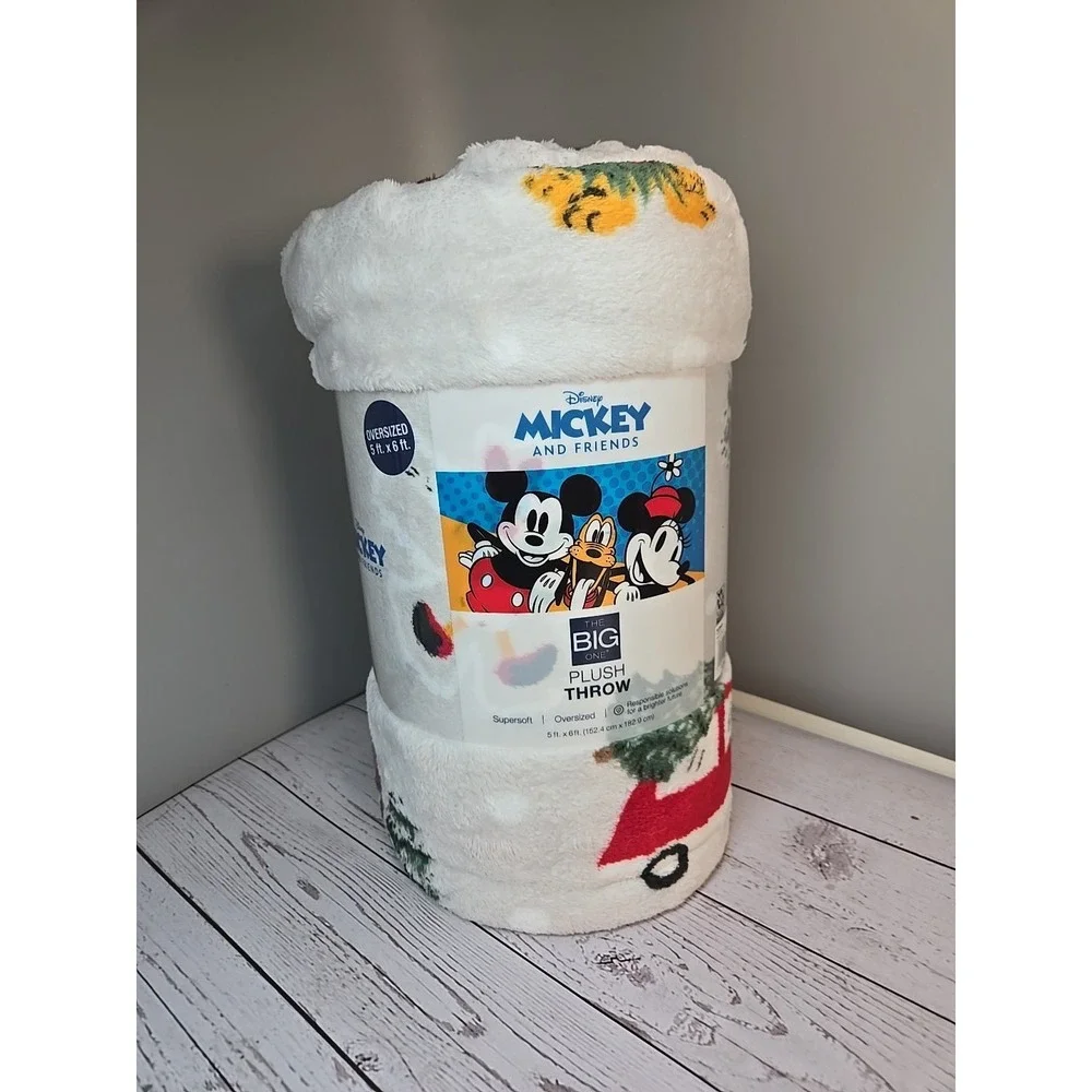 The Big One Oversized‎ Plush Throw Blanket Christmas Mickey & Friends 5' x '6